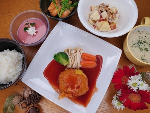 【夕食】12月6日（火）～12月お誕生会食～