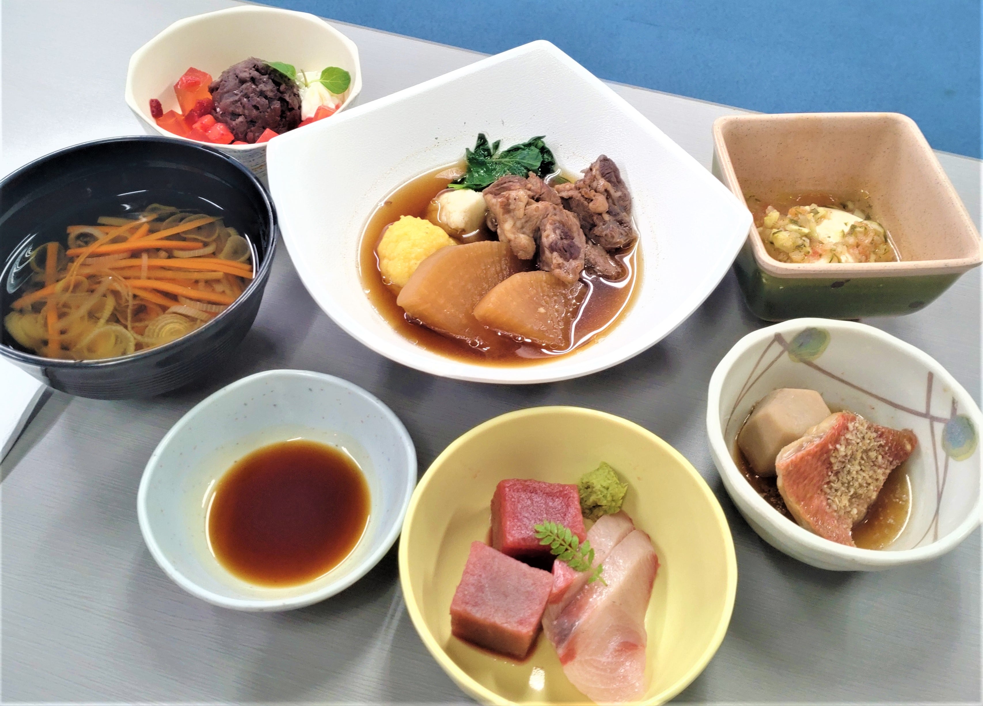 食事のブログを更新しました～12月の誕生会食～