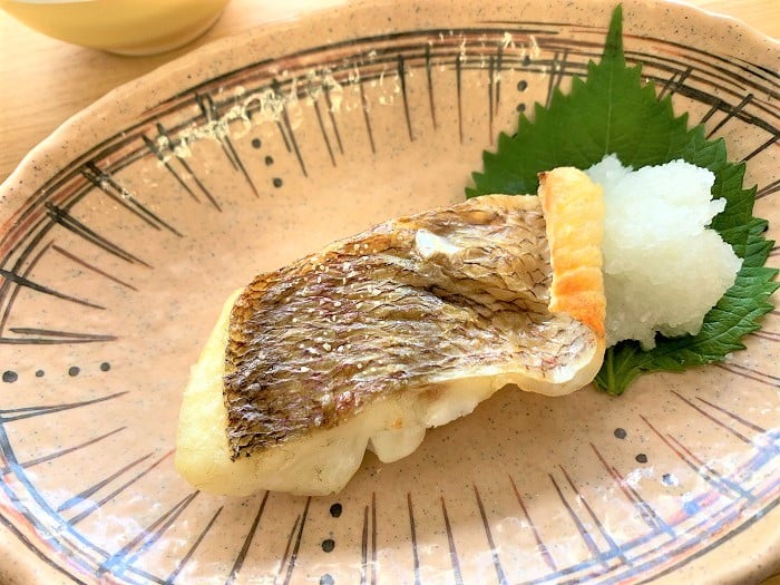 【昼食】タイの塩焼き
