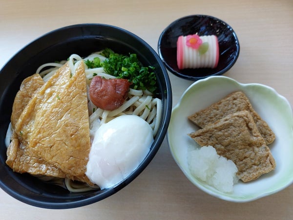 昼食【年明けうどん】