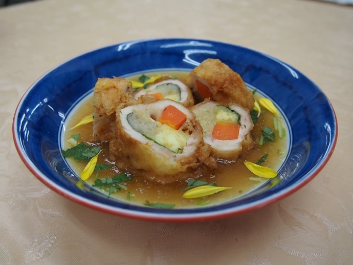 鶏ささみのロール天婦羅～みぞれあんかけ～