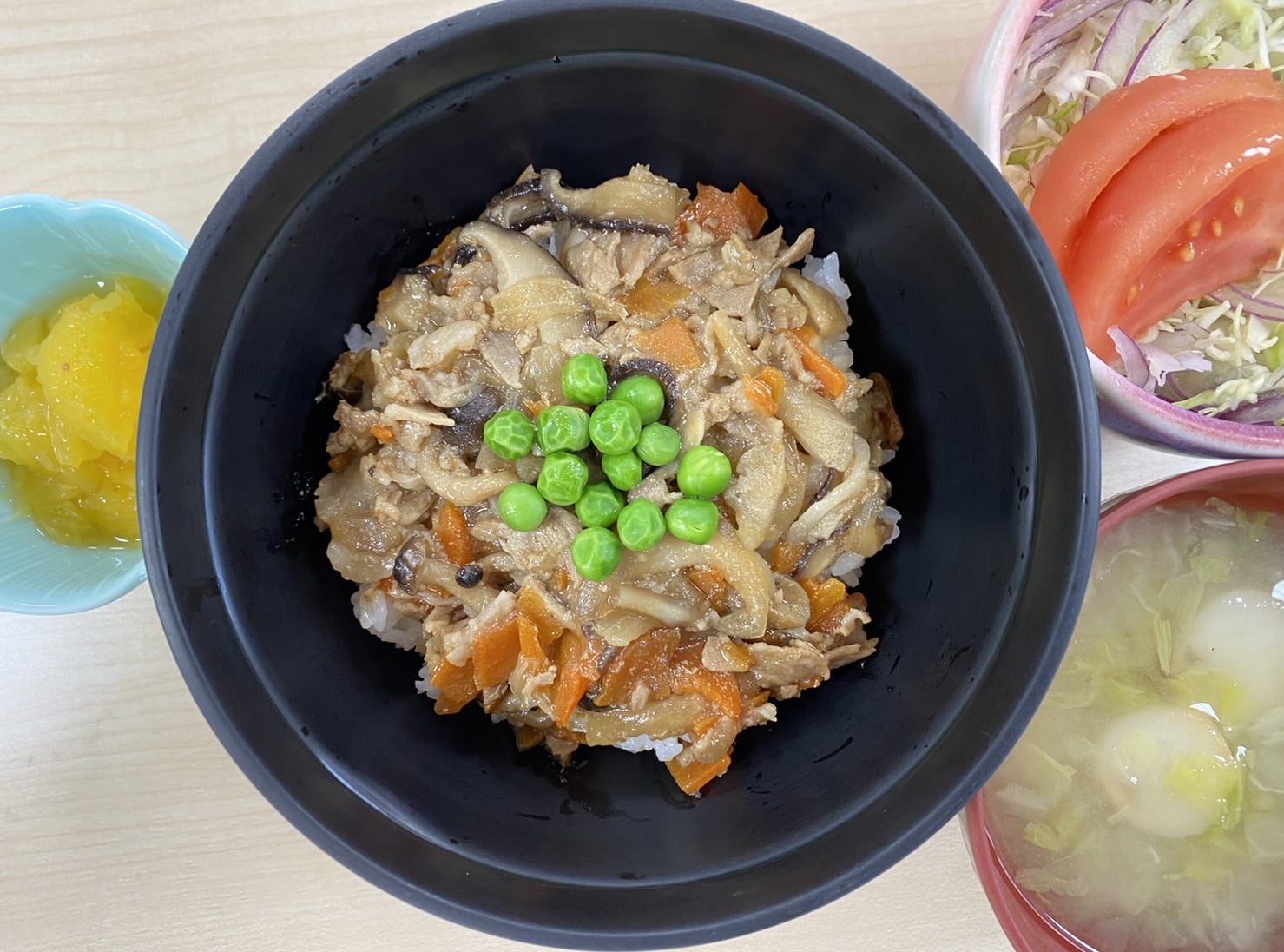 昼食：「豚丼の日」