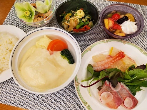 【夕食】2月17日（金）～2月お誕生会食～