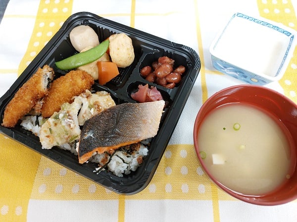 昼食【のり弁当】
