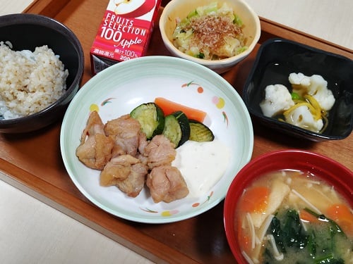 【昼食】3月6日（月）