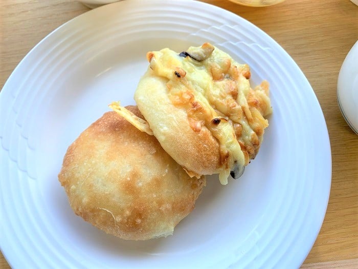 【昼食】りんごクリームパン