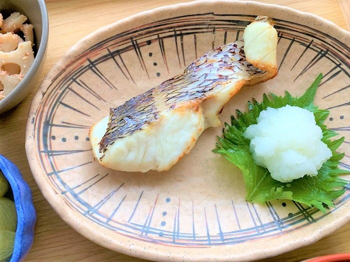 【夕食】タイの塩焼き