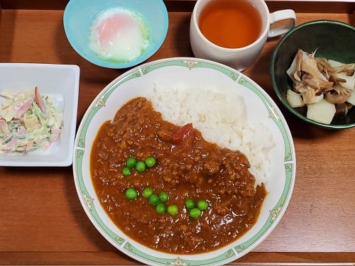 【昼食】4月7日（金）
