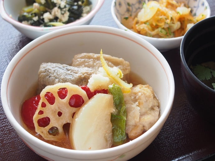 調理師おすすめメニュー～生麩と鶏肉と冬野菜の揚げだし～