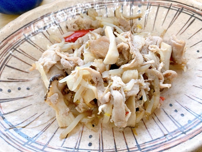 【昼食】豚肉ともやしの炒め物