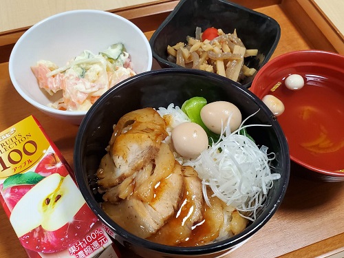 【昼食】焼き豚丼・とろろ温玉そば