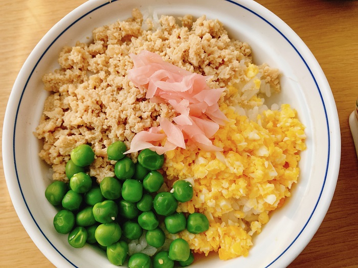 【昼食】そぼろ丼