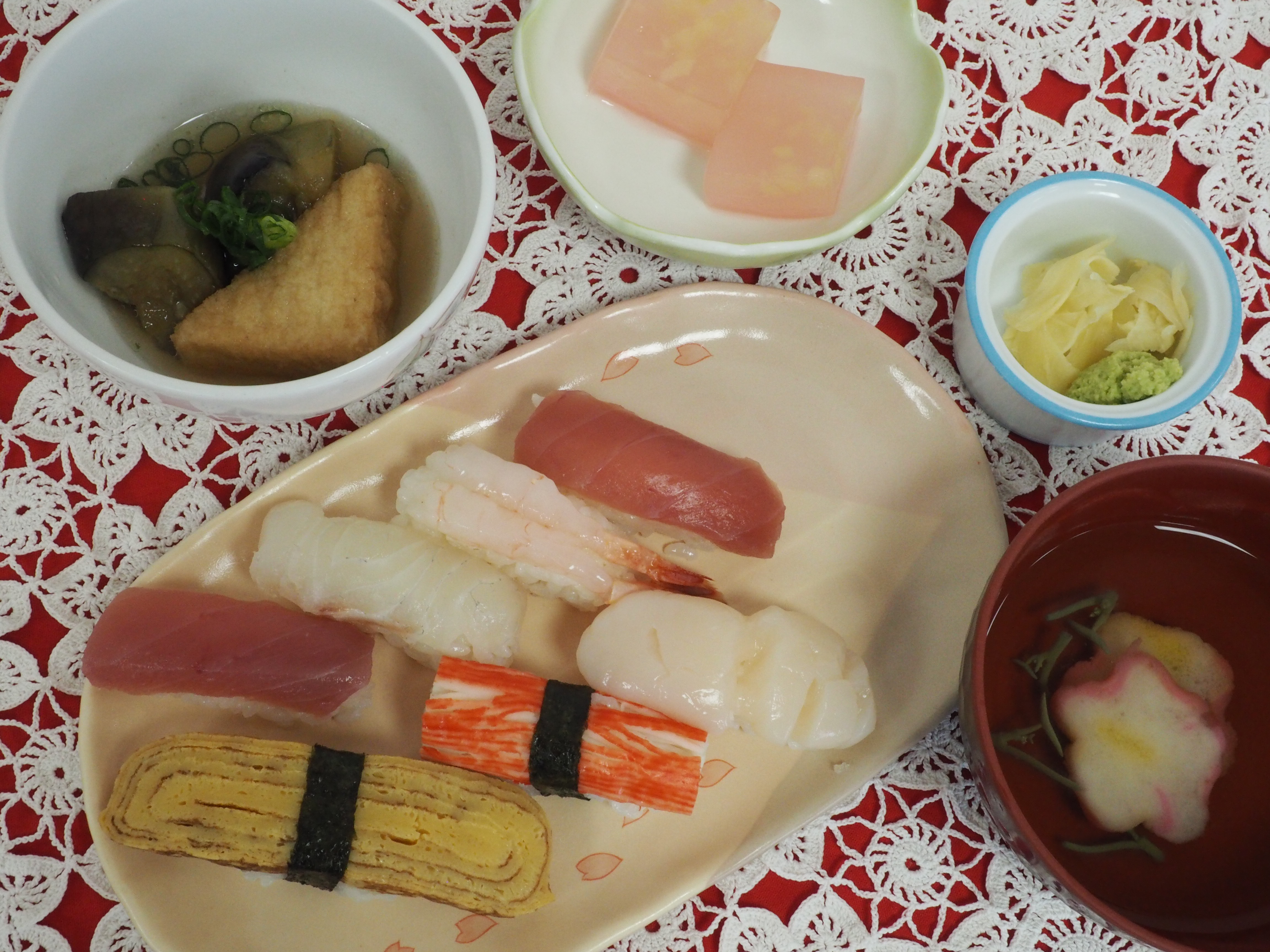 昼食【エデン寿司】