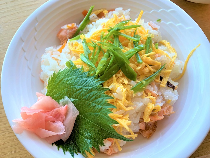 【昼食】サケの散らし寿司