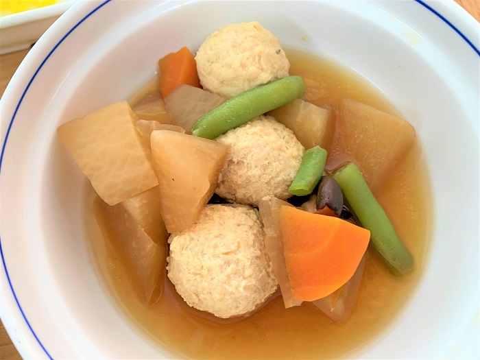 【昼食】肉団子と大根の煮物