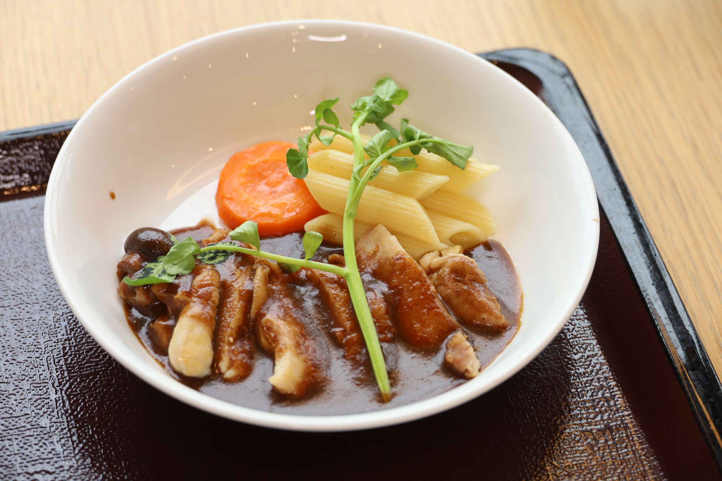 調理師おすすめメニュー
『鶏肉のソテー・鯵の彩り南蛮漬け』