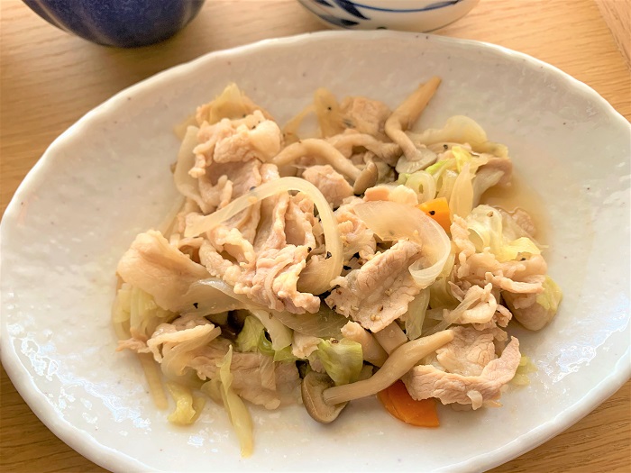 【昼食】豚肉と野菜の炒め物