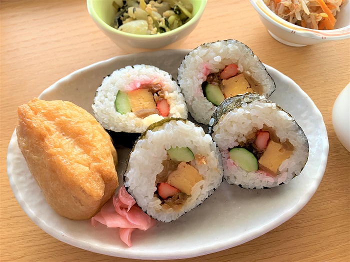 【昼食】いなりと巻き寿司