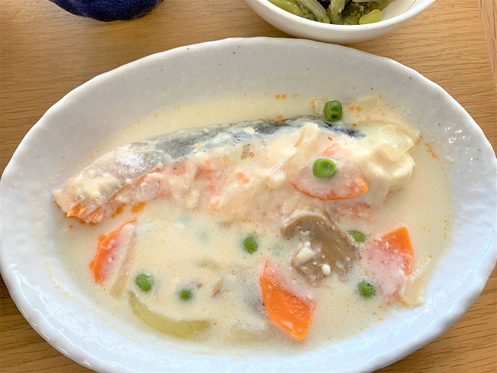 【昼食】サケのクリーム煮