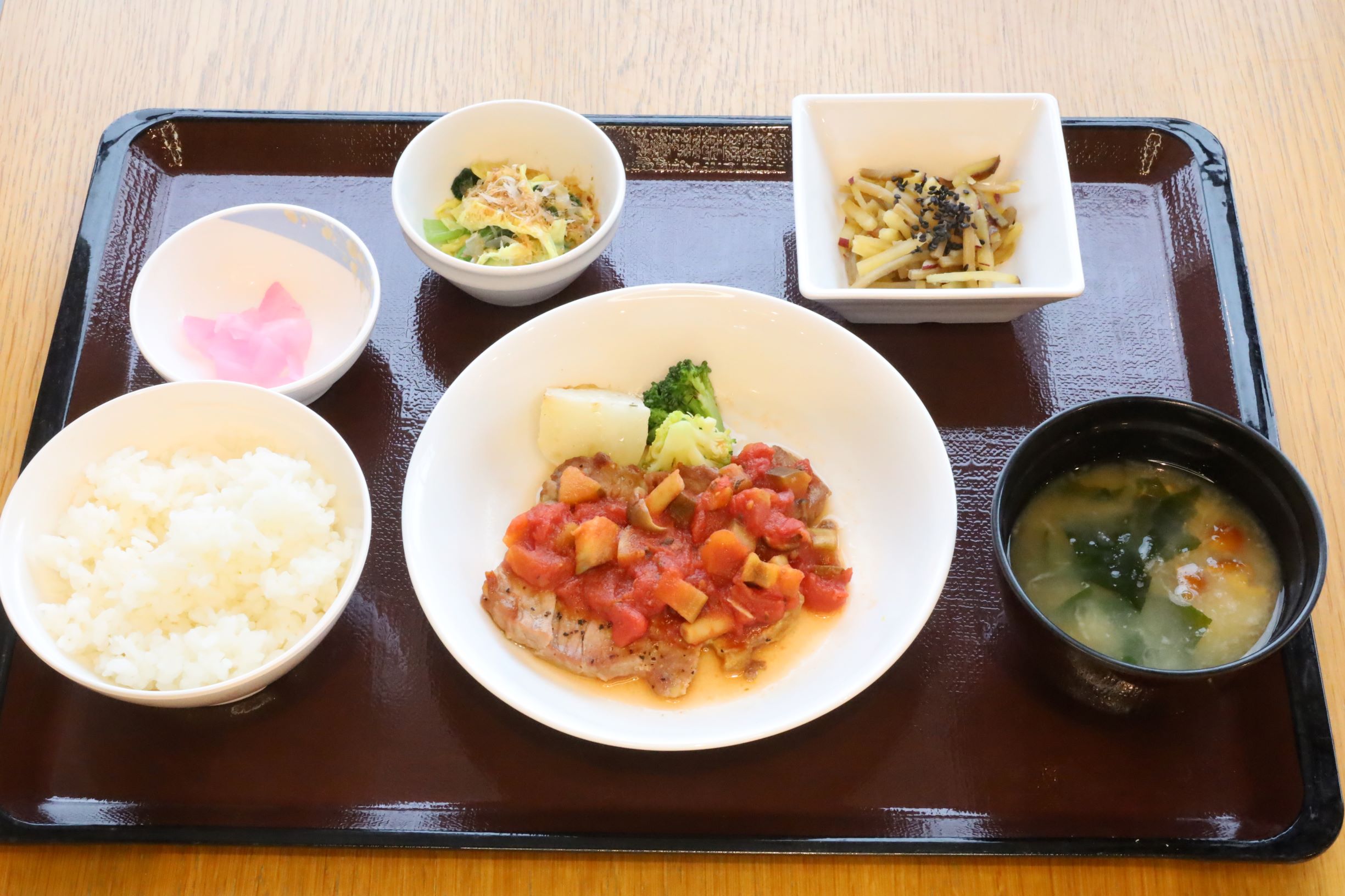 １０月２８日（月）夕食
調理師おすすめメニュー
