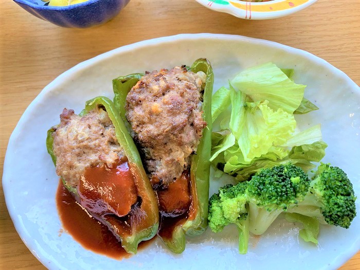 【昼食】ピーマンの肉詰め