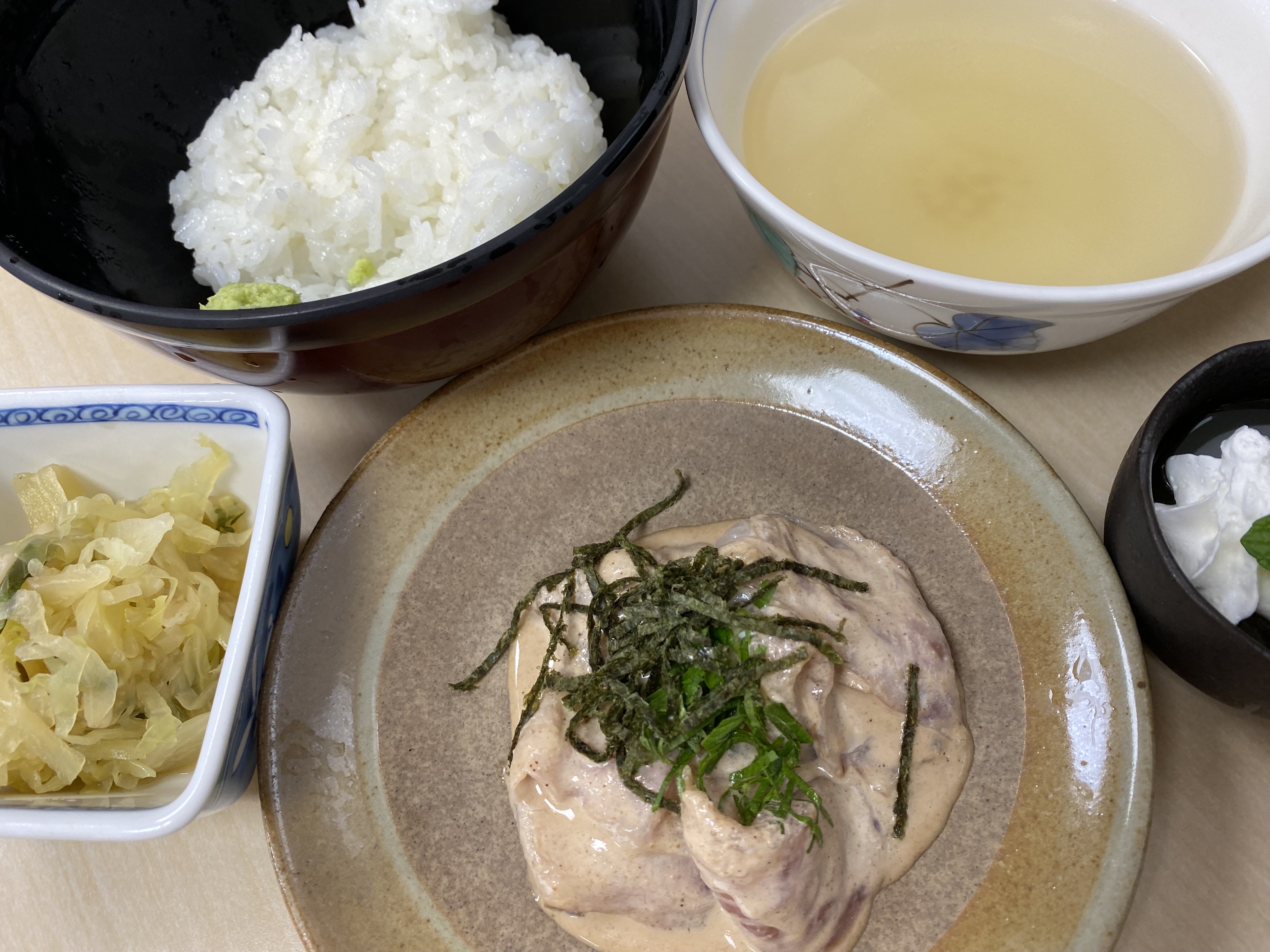  昼食【鯛めし（刺身）】