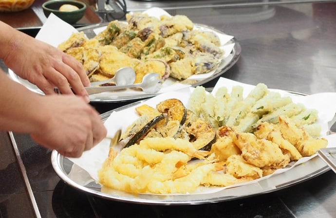 冷やしうどん・いなり寿司付き～天婦羅バイキング～