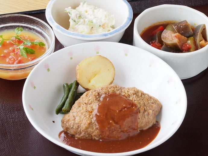 牛肉100％ハンバーグ