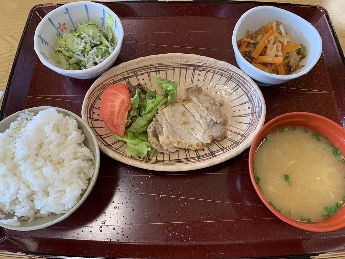 【昼食】豚肉の生姜焼き