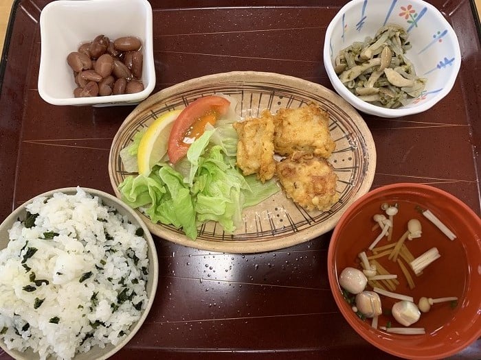 【昼食】とり天