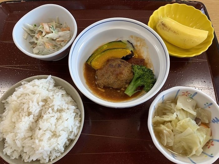 【昼食】「パン」バーグ