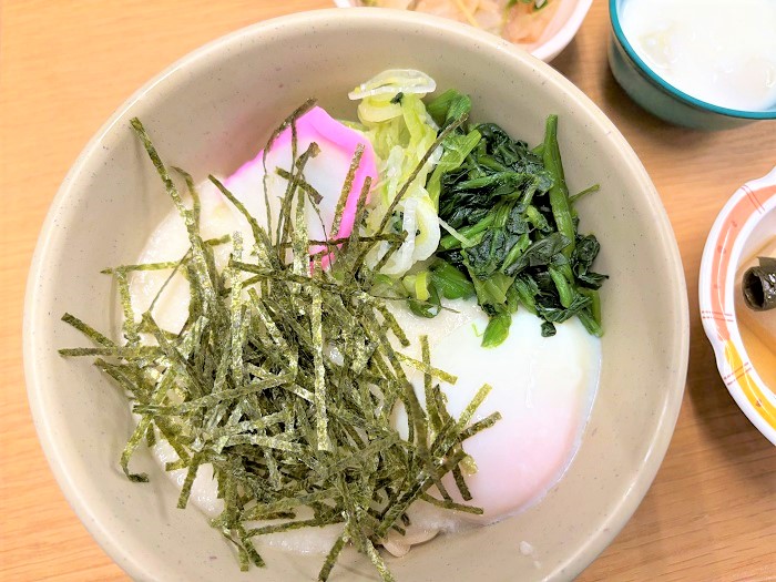 【昼食】温玉とろろそば