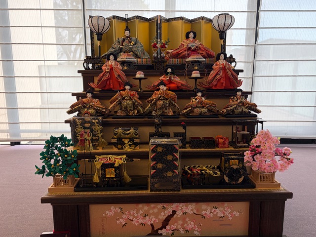 ひな人形を飾りました