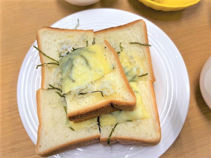 【昼食】しらすチーズトースト