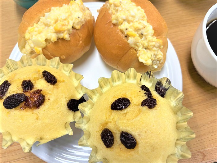 【昼食】蒸しパンと玉子ロールサンド