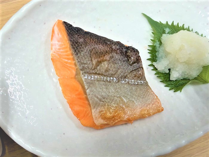 【昼食】サケの塩焼き	
