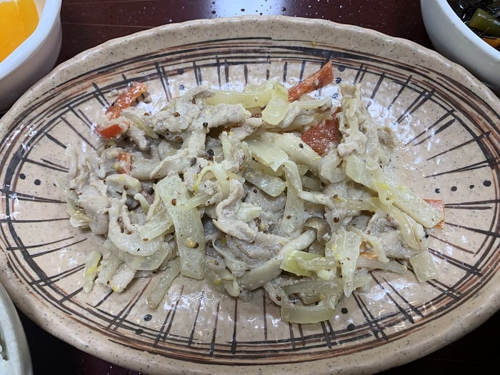 【昼食】豚肉と野菜のマヨマスタード炒め