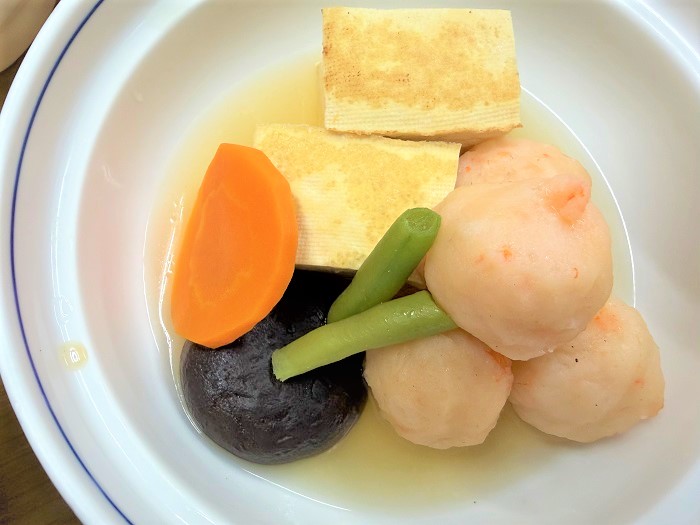 【昼食】エビ団子と豆腐の煮物
