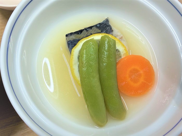 【昼食】サワラの塩レモン煮	