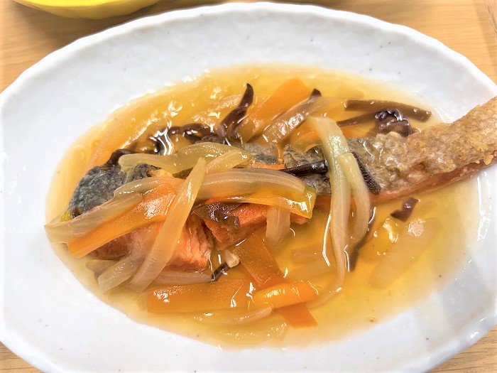 【昼食】サケ甘酢あんかけ