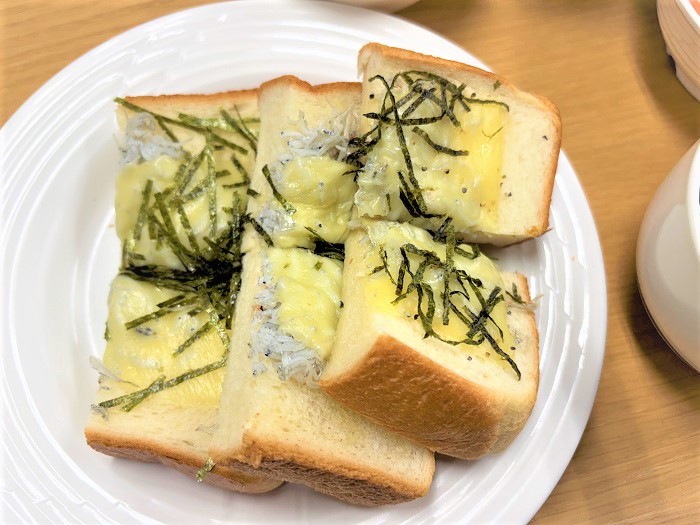 【昼食】しらすチーズトースト