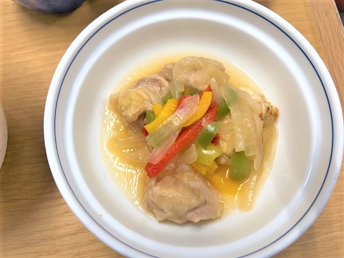 【昼食】鶏肉のりんご酢風煮
