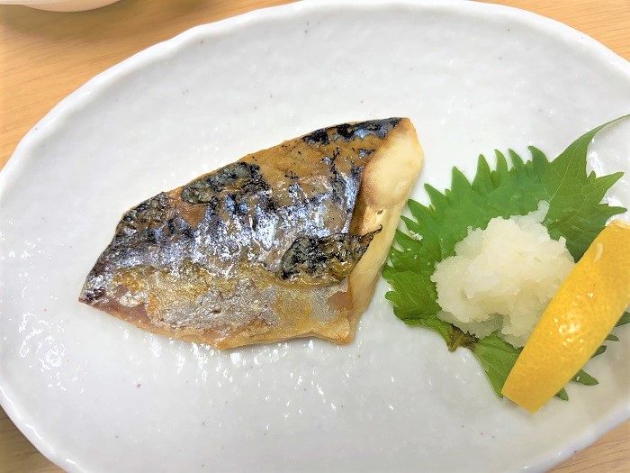 【昼食】サバの塩焼き

