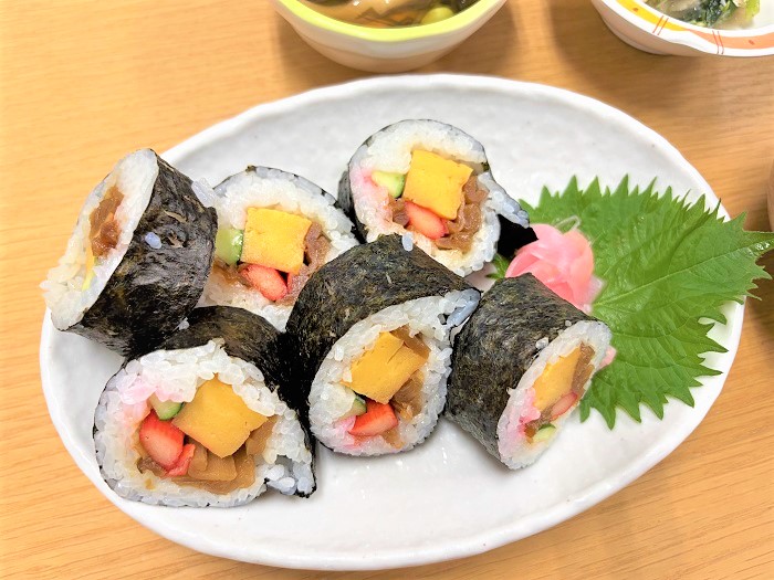 【昼食】巻き寿司
