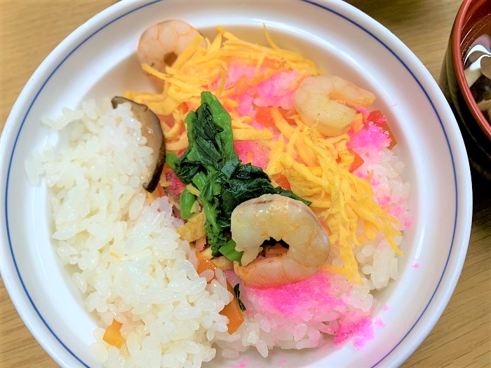 【昼食】春の飾りちらし寿司