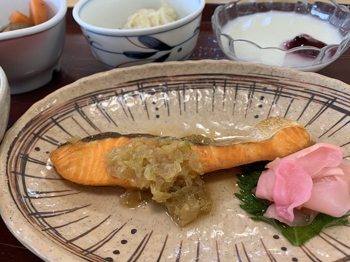 【昼食】サケの香味ソース焼き