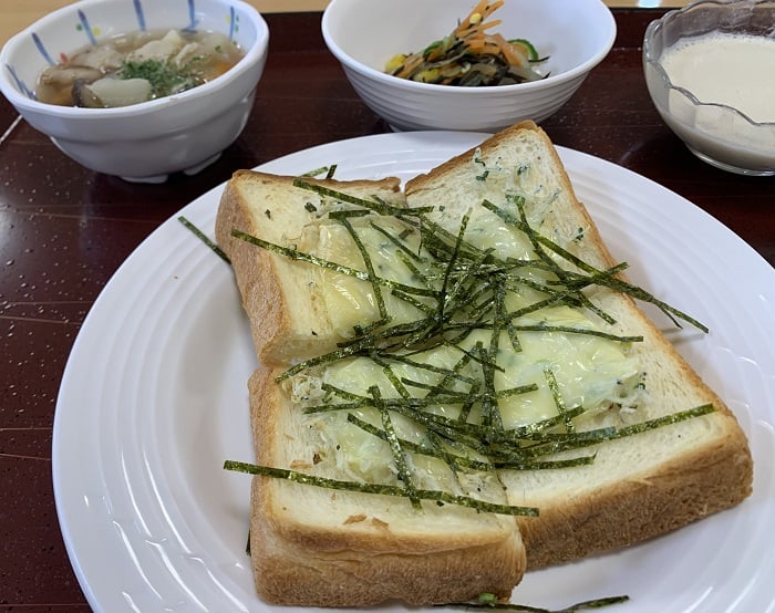 【昼食】しらうおチーズトースト