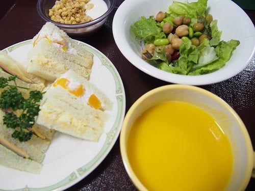 【昼食】4月7日（火）