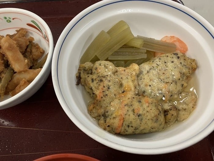 【昼食】手作りがんもの炊き合わせ