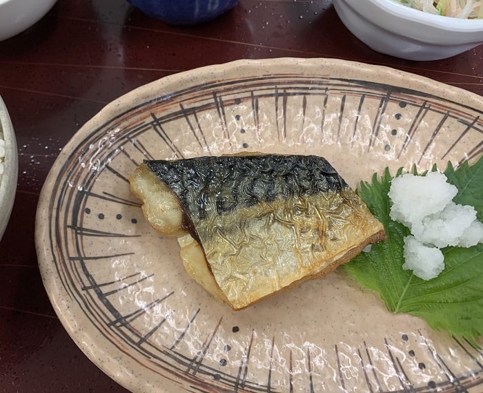 【昼食】サバの塩焼き